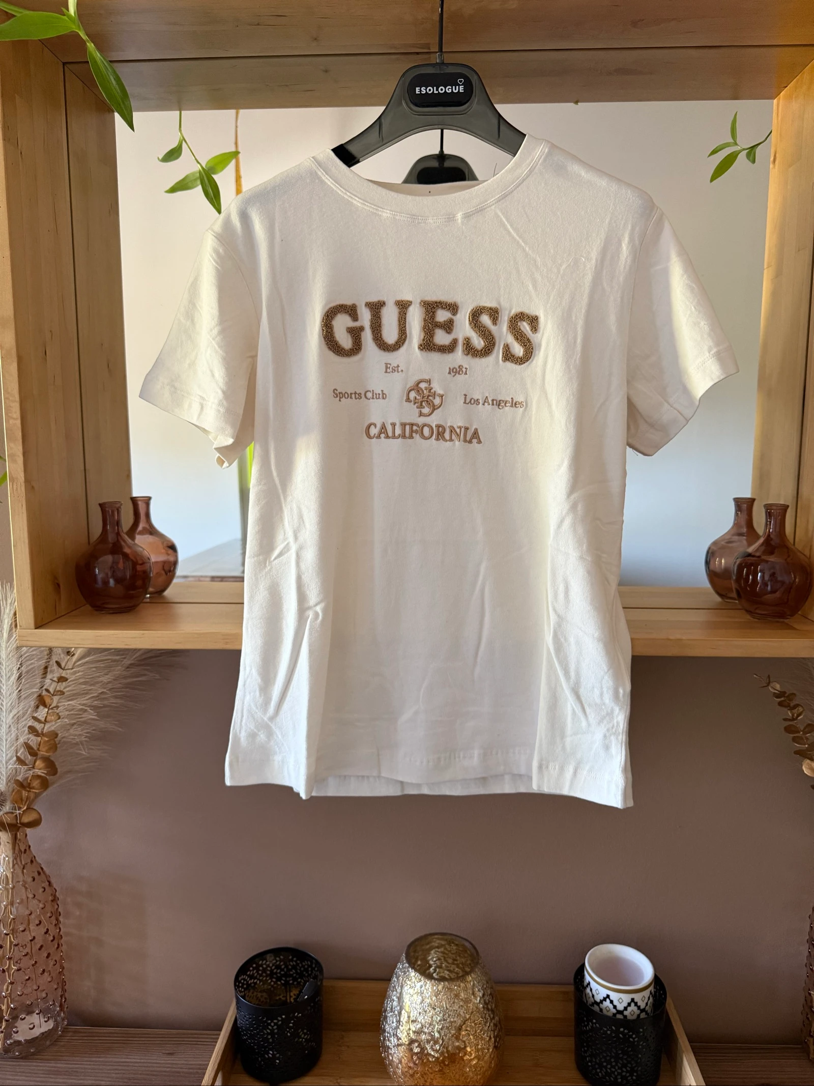 T-shirt Guess femme M neuf avec étiquette – Écru – Logo brodé California